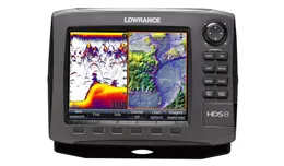 Écran multifonction affichant sonar et carte